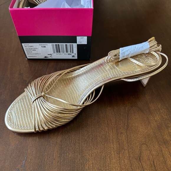 Vince Camuto Chic Gold Women's Heels size 10 - Picture 1 of 3